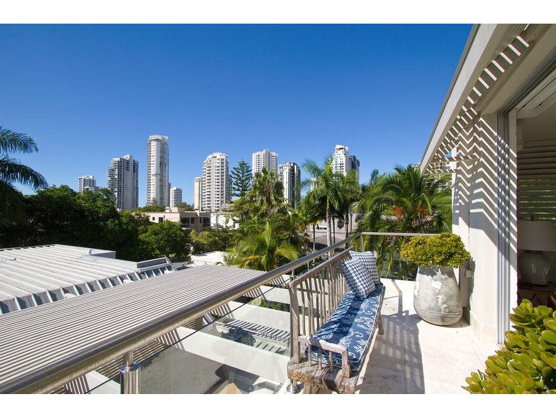 46-48 PEAK AVENUE, Main Beach QLD 4217