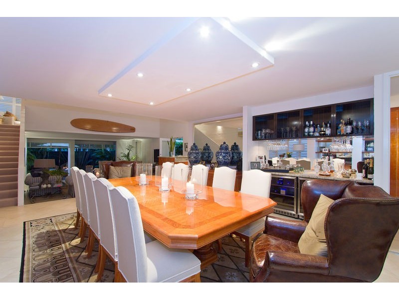 46-48 PEAK AVENUE, Main Beach QLD 4217