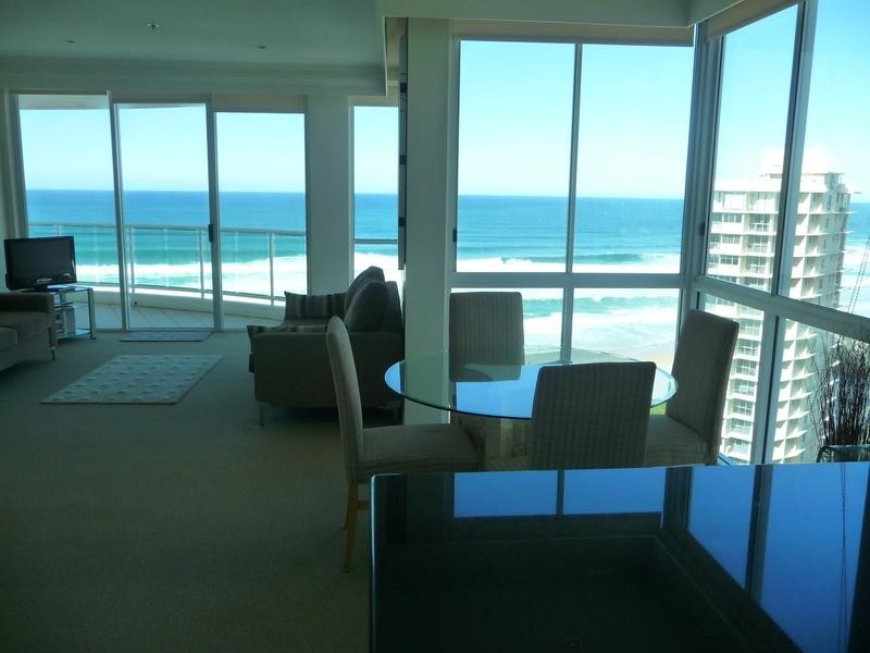 40/5 WOODROFFE AVENUE, Main Beach QLD 4217