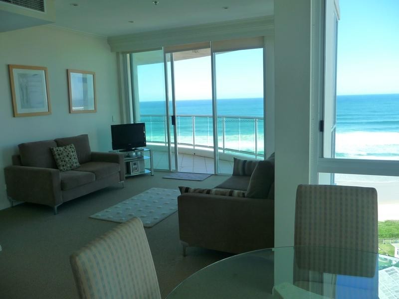 40/5 WOODROFFE AVENUE, Main Beach QLD 4217