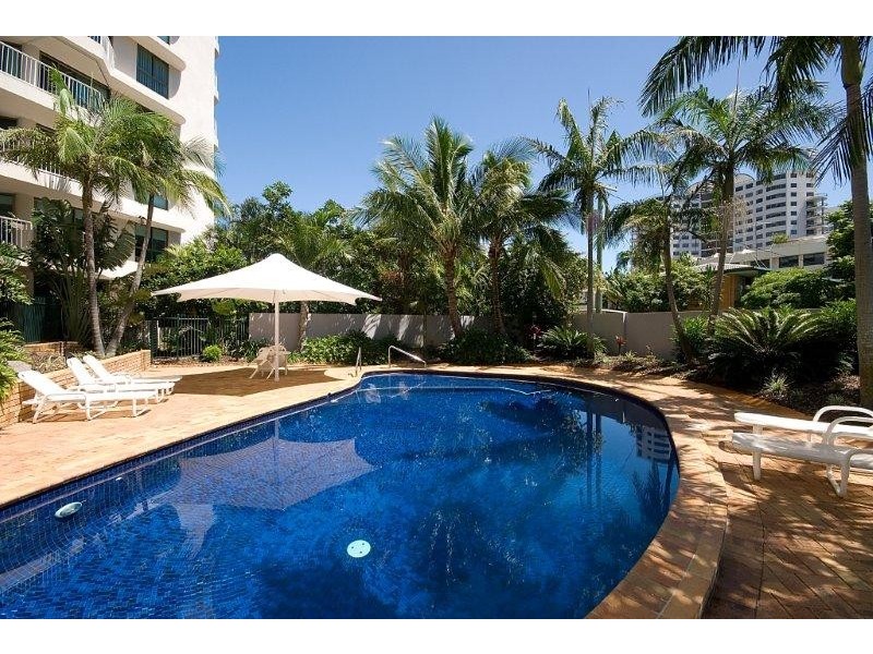 2/20 CRONIN AVENUE, Main Beach QLD 4217
