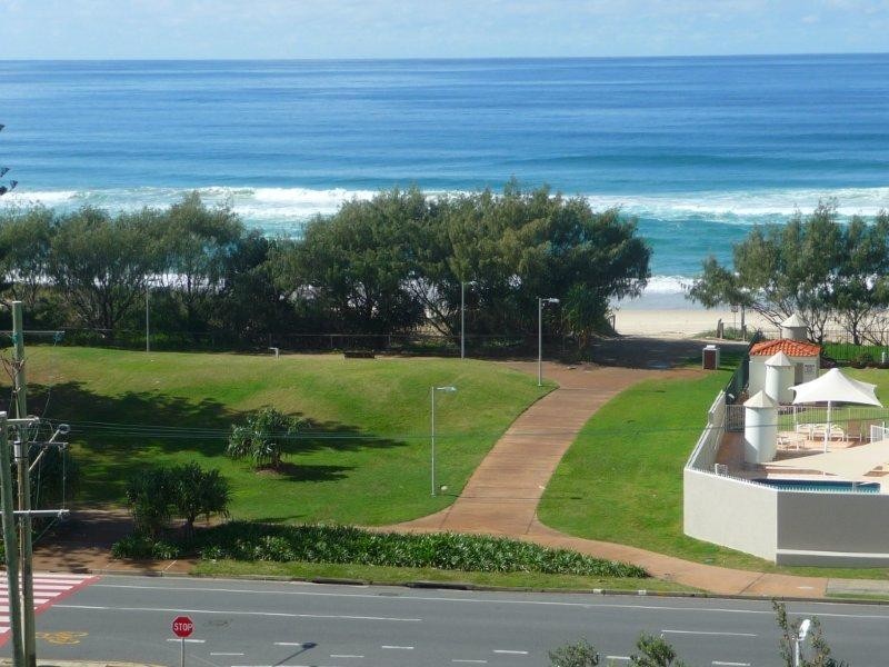 98/59 PACIFIC STREET, Main Beach QLD 4217
