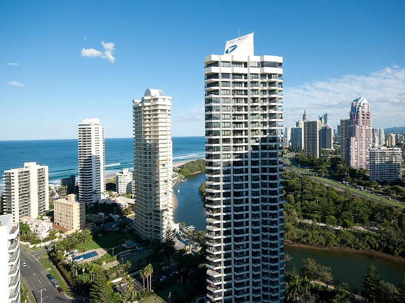 20 CRONIN AVENUE, Main Beach QLD 4217