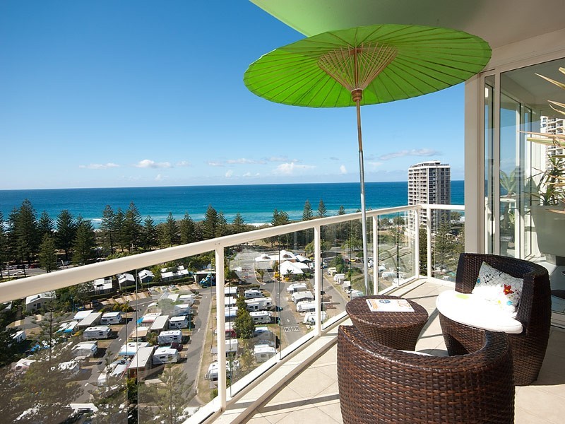 1 LENNIE AVENUE, Main Beach QLD 4217