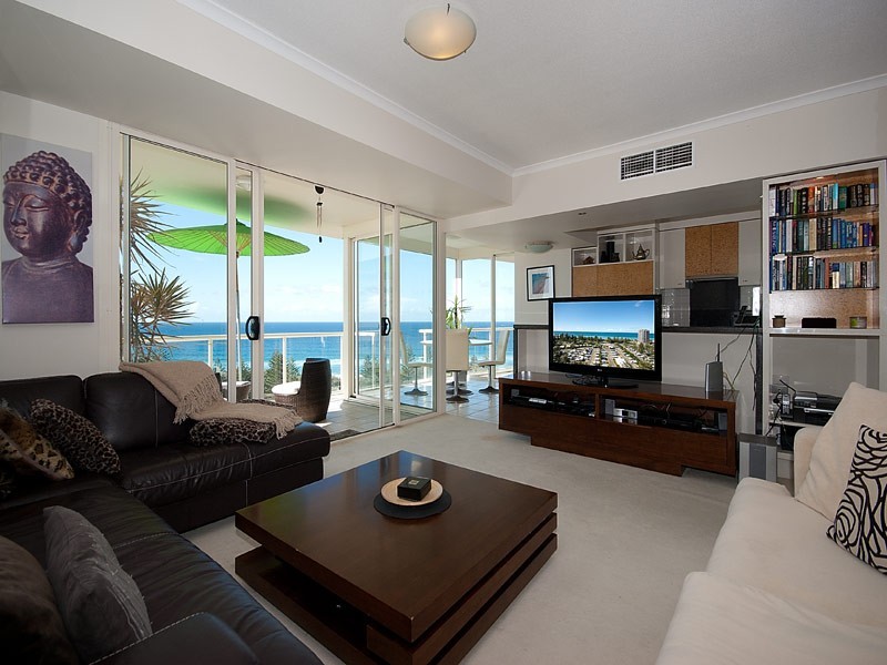 1 LENNIE AVENUE, Main Beach QLD 4217