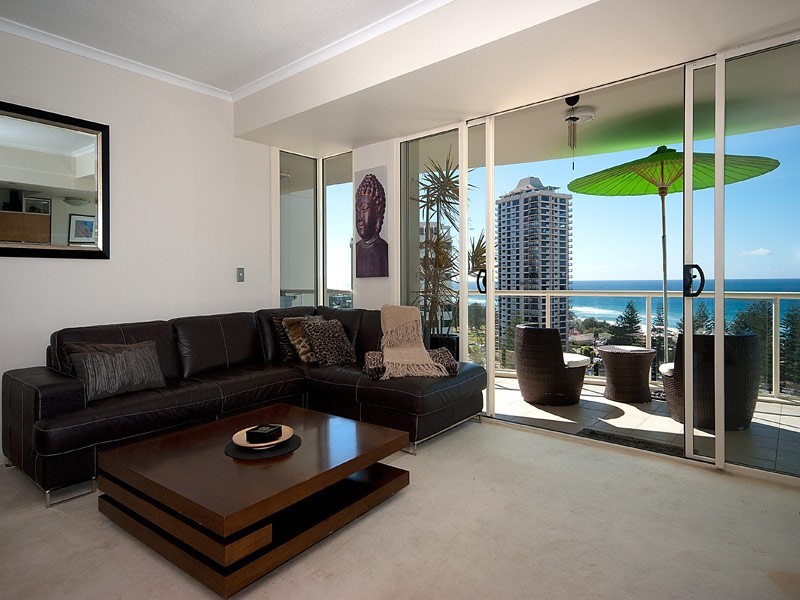 1 LENNIE AVENUE, Main Beach QLD 4217