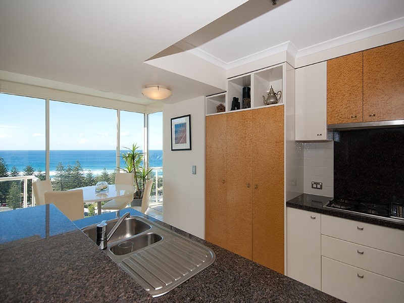 1 LENNIE AVENUE, Main Beach QLD 4217