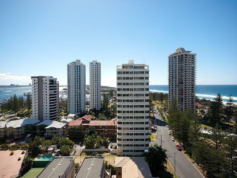 1 LENNIE AVENUE, Main Beach QLD 4217