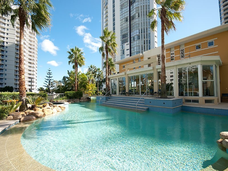 1 LENNIE AVENUE, Main Beach QLD 4217