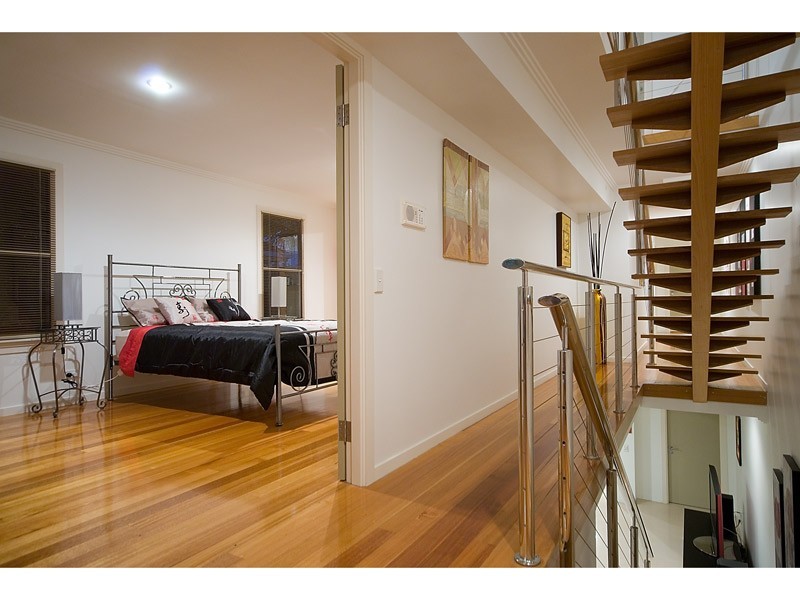 2/60 WOODROFFE AVENUE, Main Beach QLD 4217