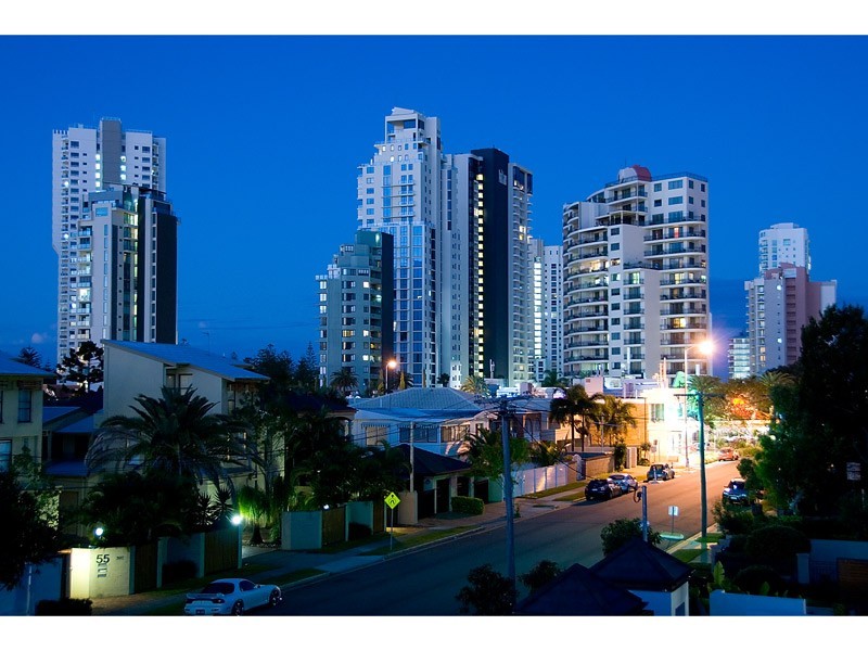 2/60 WOODROFFE AVENUE, Main Beach QLD 4217