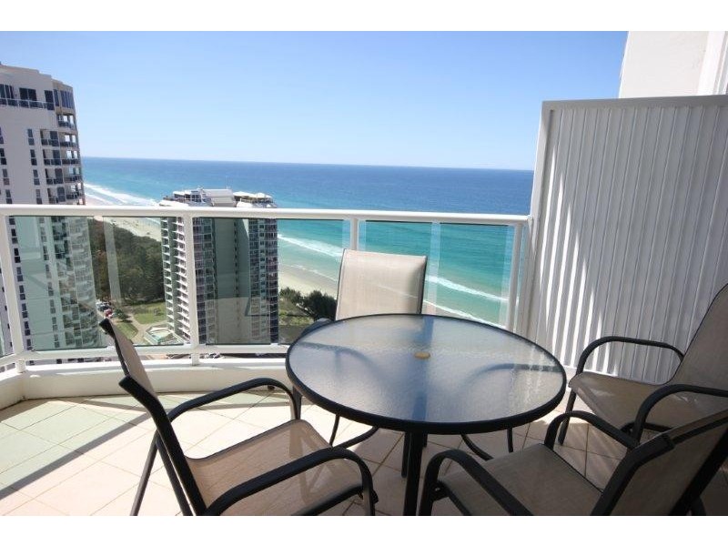 5 WOODROFFE AVENUE, Main Beach QLD 4217