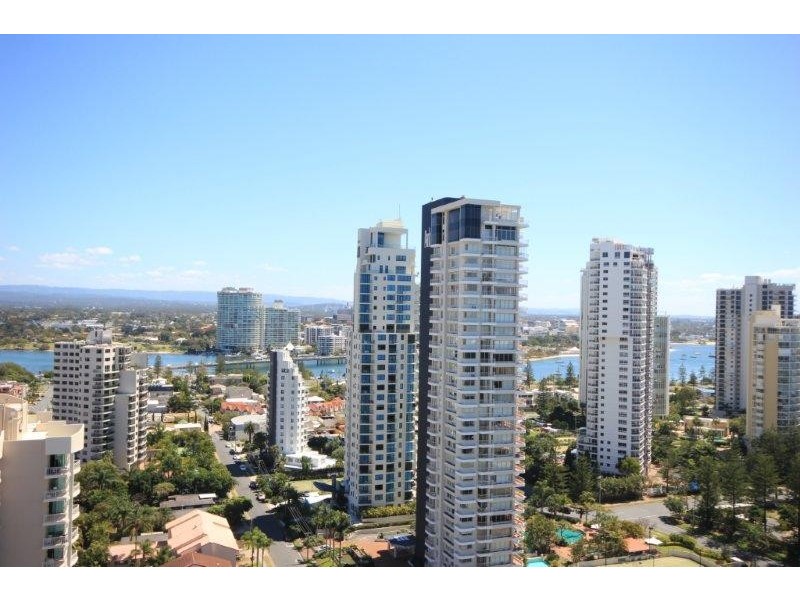 5 WOODROFFE AVENUE, Main Beach QLD 4217