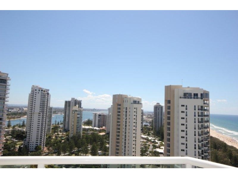 5 WOODROFFE AVENUE, Main Beach QLD 4217