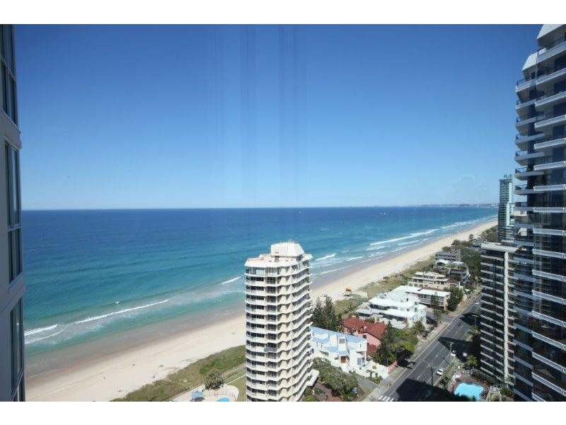 5 WOODROFFE AVENUE, Main Beach QLD 4217