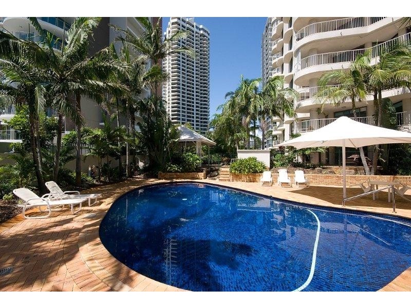 20 CRONIN AVENUE, Main Beach QLD 4217