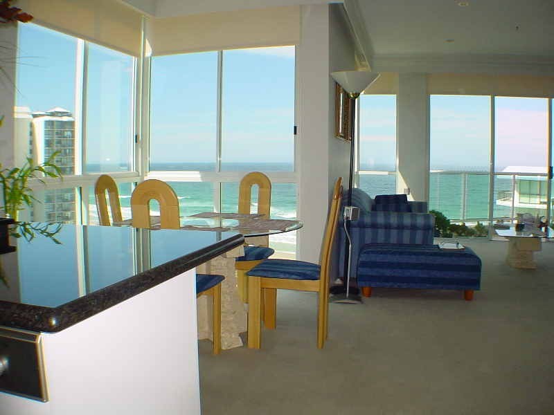 30/5 WOODROFFE AVE, Main Beach QLD 4217