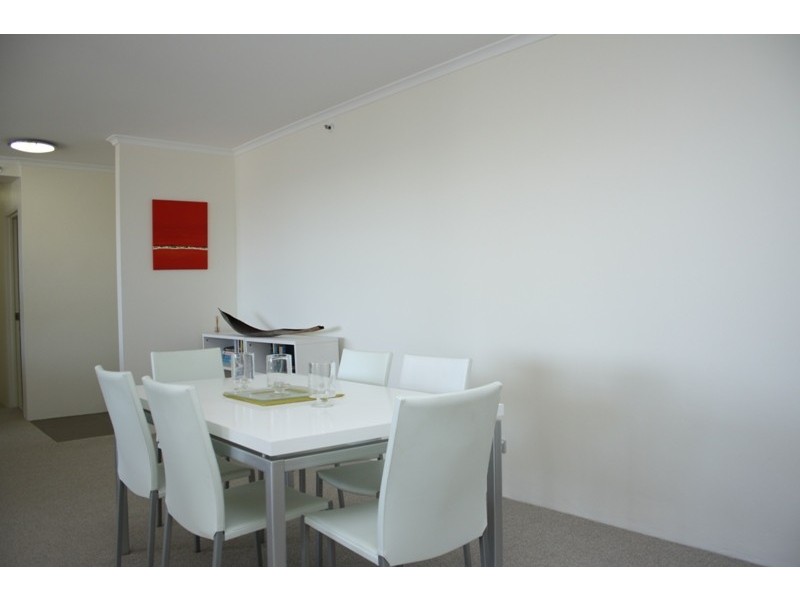22 MONTGOMERY AVENUE, Main Beach QLD 4217