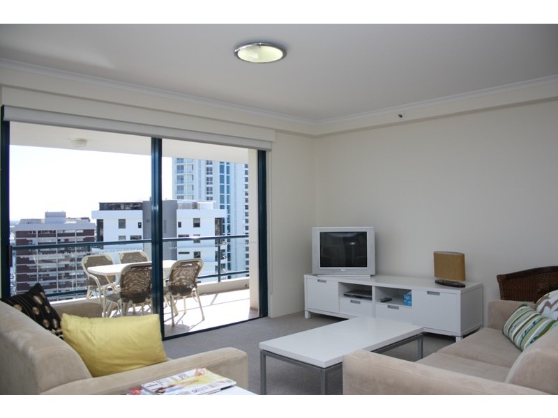 22 MONTGOMERY AVENUE, Main Beach QLD 4217