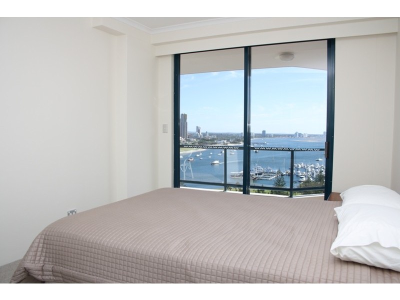 22 MONTGOMERY AVENUE, Main Beach QLD 4217