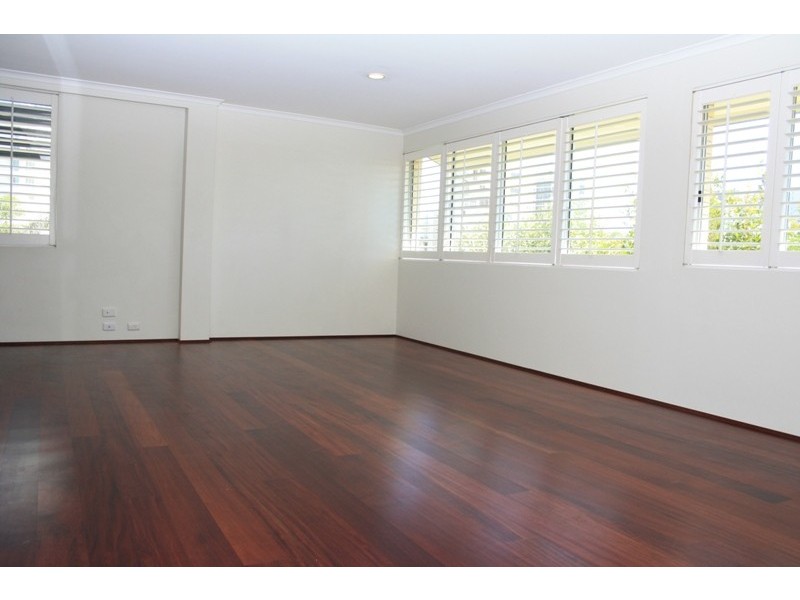 5/25 PACIFIC, Main Beach QLD 4217