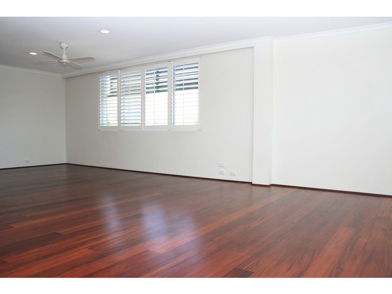 5/25 PACIFIC, Main Beach QLD 4217