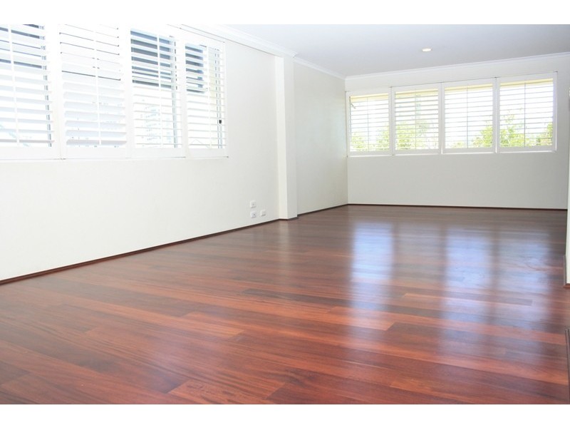 5/25 PACIFIC, Main Beach QLD 4217