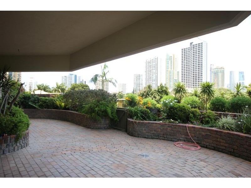 3/2 ADMIRALTY DRIVE, Main Beach QLD 4217