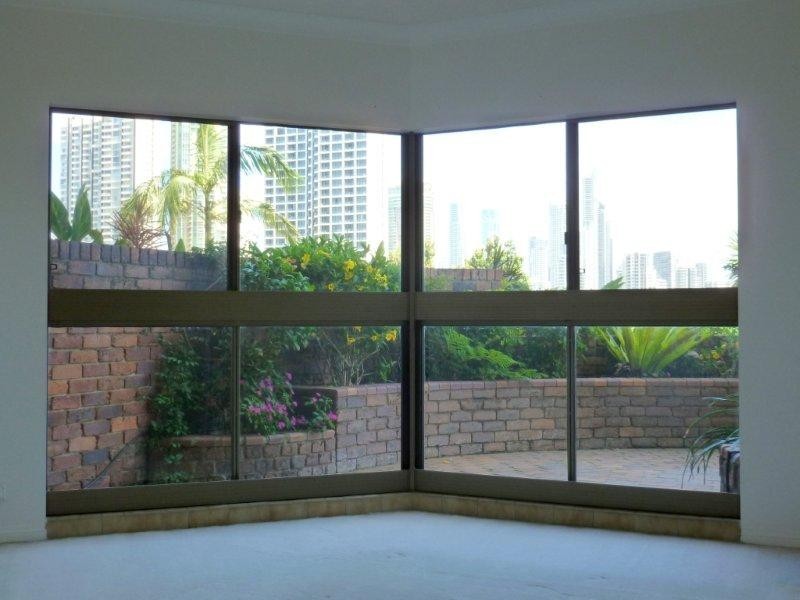 3/2 ADMIRALTY DRIVE, Main Beach QLD 4217