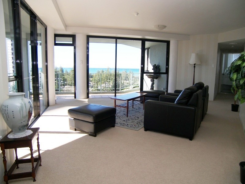 19 Peak Avenue ‘CALAIS’, Main Beach QLD 4217