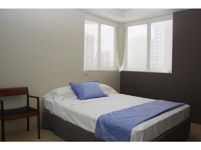 19 Peak Avenue ‘CALAIS’, Main Beach QLD 4217