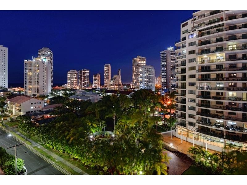 19 Peak Avenue ‘CALAIS’, Main Beach QLD 4217