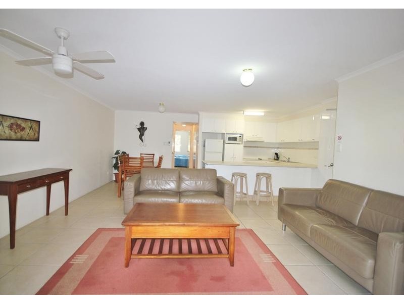 11 BREAKER STREET, Main Beach QLD 4217