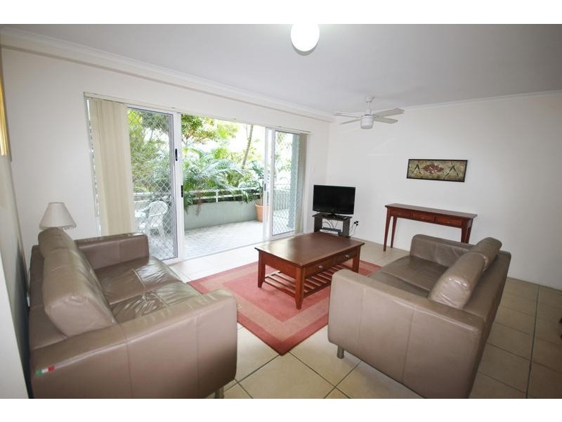 11 BREAKER STREET, Main Beach QLD 4217