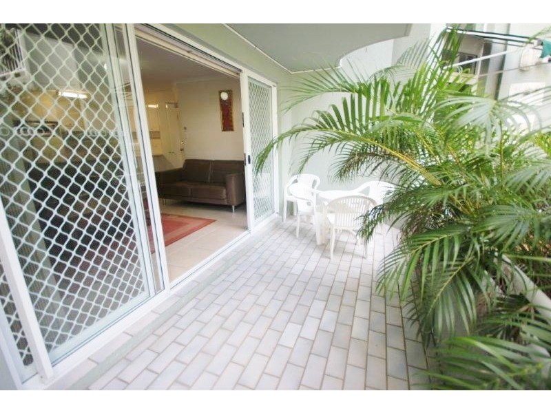 11 BREAKER STREET, Main Beach QLD 4217