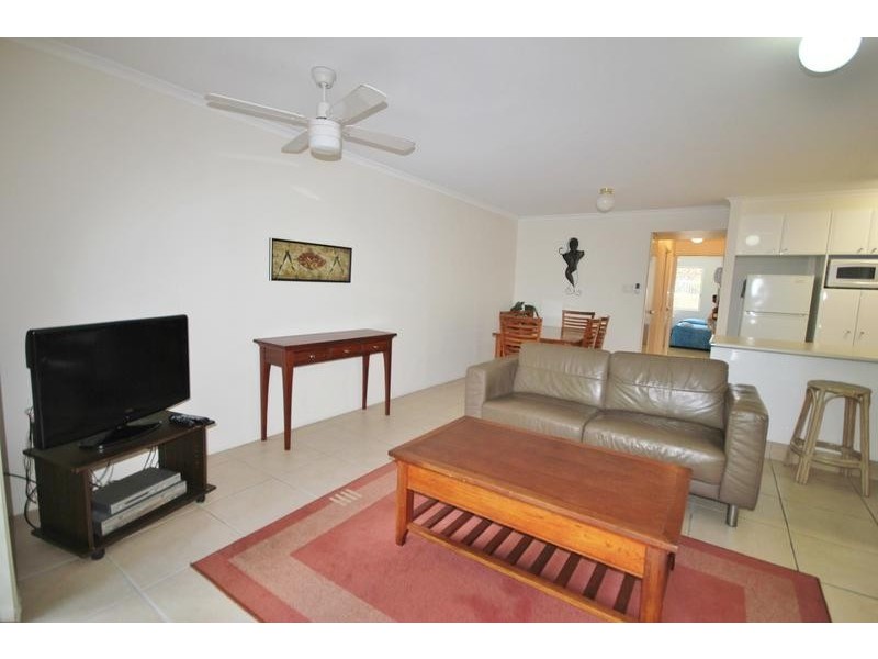 11 BREAKER STREET, Main Beach QLD 4217