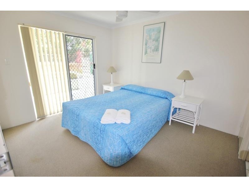 11 BREAKER STREET, Main Beach QLD 4217