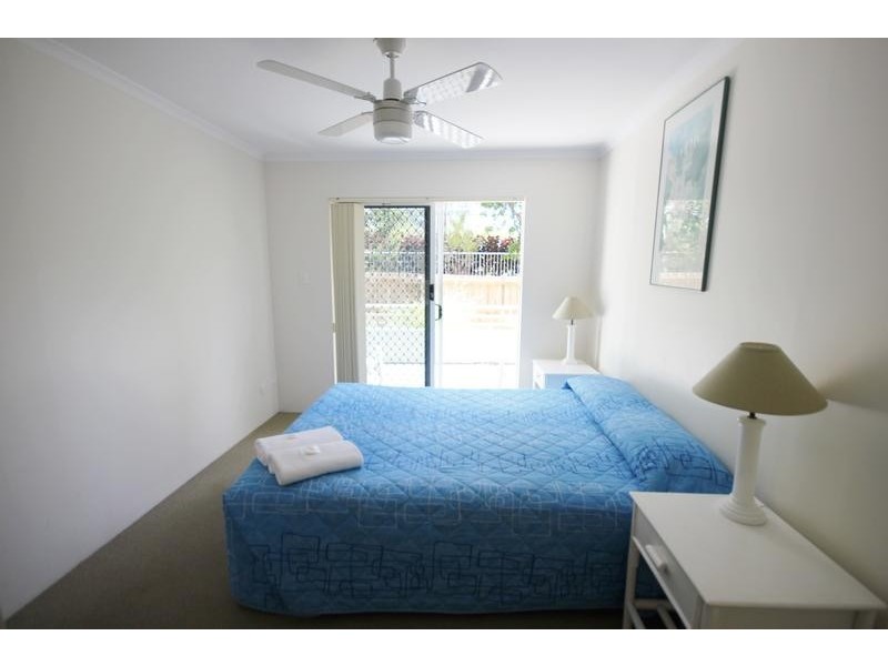 11 BREAKER STREET, Main Beach QLD 4217