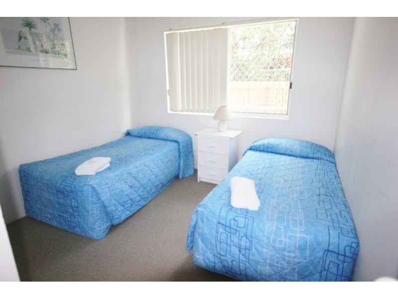 11 BREAKER STREET, Main Beach QLD 4217