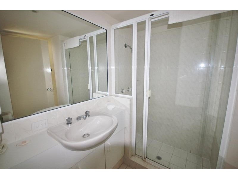 11 BREAKER STREET, Main Beach QLD 4217