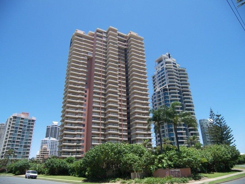 1 PEAK AVENUE, Main Beach QLD 4217