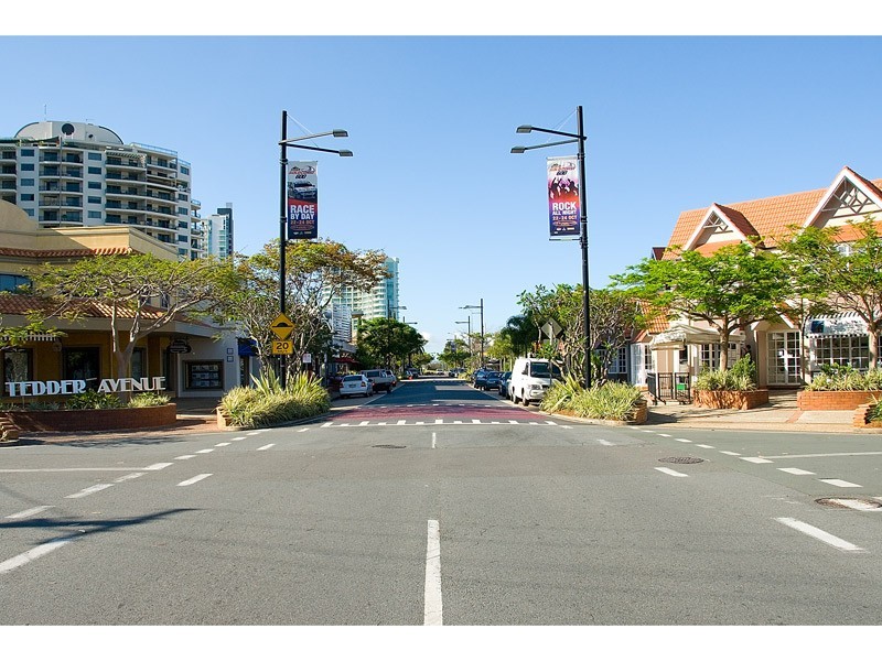 1 PEAK AVENUE, Main Beach QLD 4217