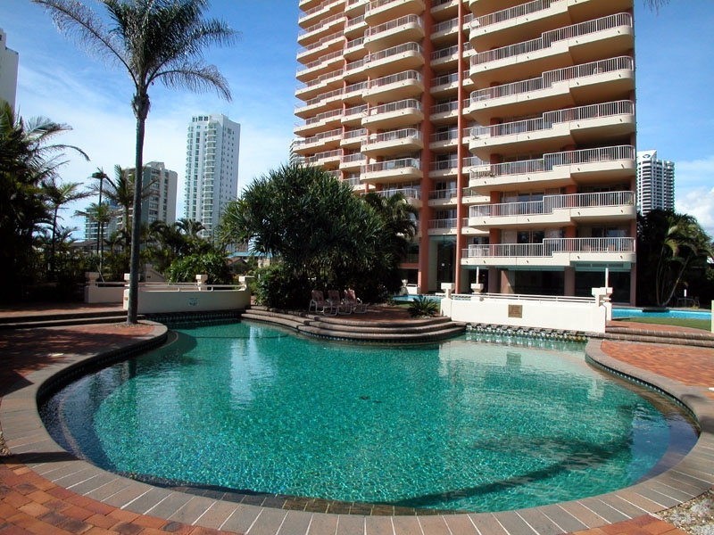 1 PEAK AVENUE, Main Beach QLD 4217