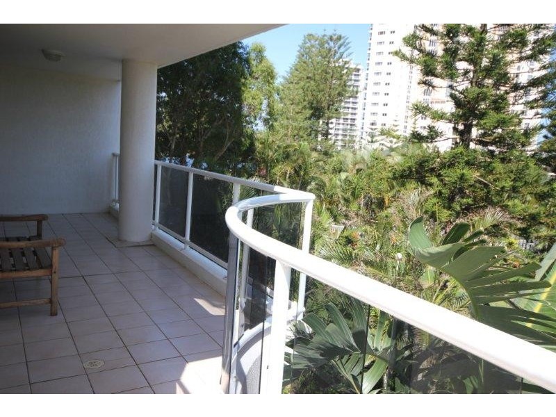 6/1 HUGHES AVENUE, Main Beach QLD 4217