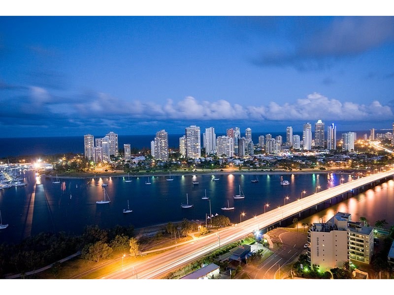 11 HUGHES AVENUE, Main Beach QLD 4217