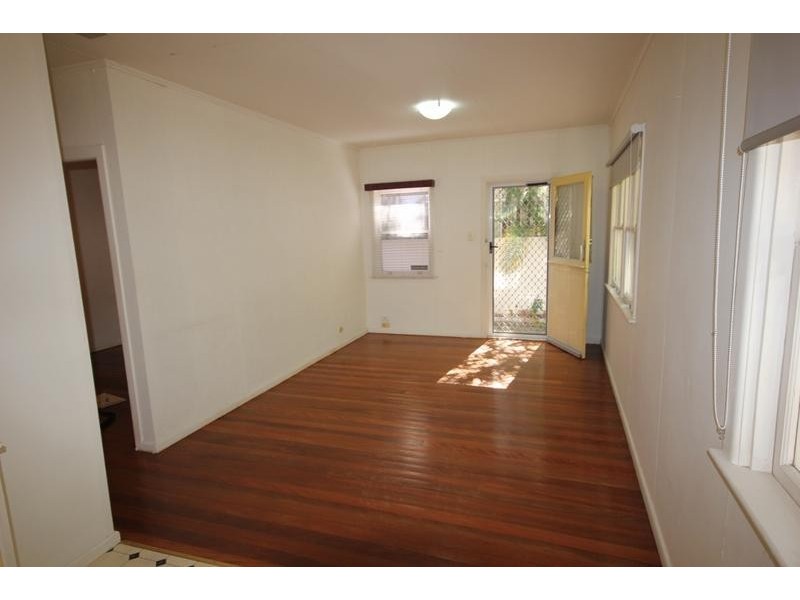 47 Rankin Parade, Main Beach QLD 4217