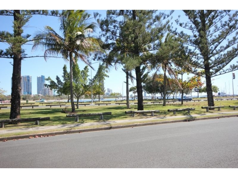 47 Rankin Parade, Main Beach QLD 4217