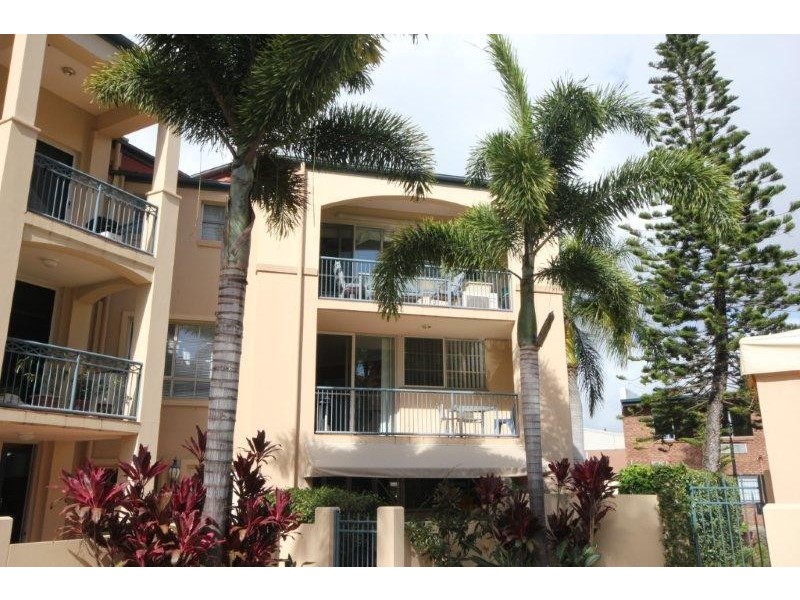 34 WOODROFFE AVENUE, Main Beach QLD 4217