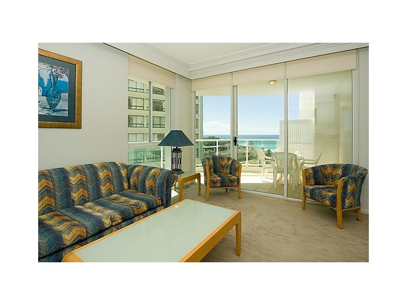 5 WOODROFFE AVENUE, Main Beach QLD 4217