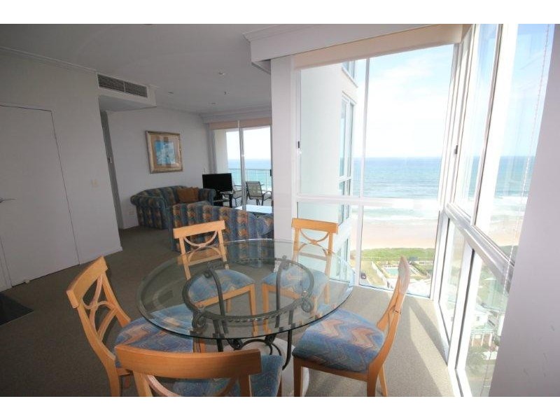 5 WOODROFFE AVENUE, Main Beach QLD 4217